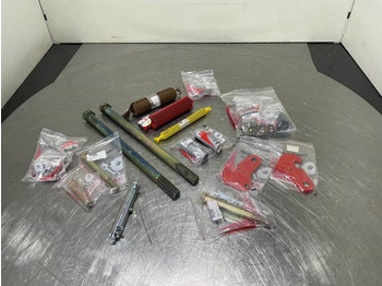 Frame/ Châssis pour Engins de chantier neuf Manitou - Trailer hitch/Anhängerkupplung/Trekhaak: photos 2