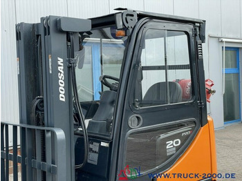 Chariot élévateur à gaz Doosan G20SC-5 Hubhöhe 4.5 m 2000 Kg 4505 h Neue Reifen: photos 3
