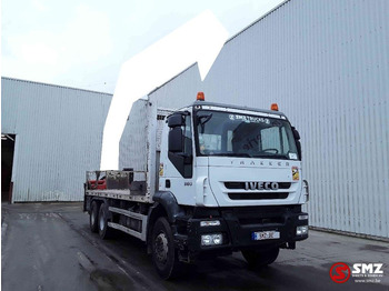 Camion plateau IVECO Trakker
