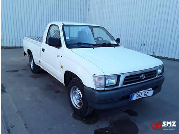 Voiture TOYOTA Hilux
