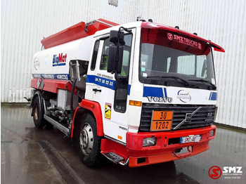 Camion citerne VOLVO FL6