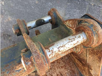 Godet pour pelle HYUNDAI Robex 55-7 - 700mm - Axes 45mm: photos 4 Godet pour pelle HYUNDAI Robex 55-7 - 700mm - Axes 45mm: photos 4