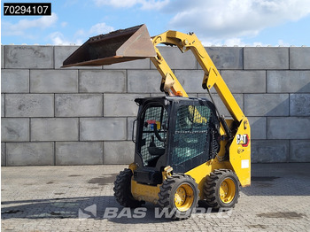 Mini chargeuse Caterpillar 226 D3 BUCKET + FORKS: photos 2