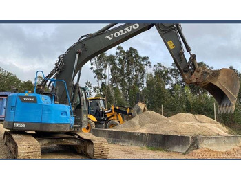 Pelle sur chenille VOLVO ECR235DL