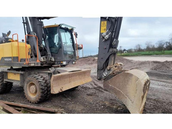 Pelle sur pneus Volvo EW180E: photos 4