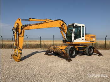 Pelle sur pneus LIEBHERR A 902