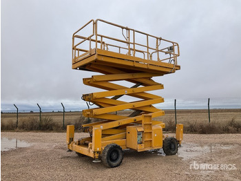 Nacelle ciseaux 2005 Haulotte H18SX 4x4 Diesel Scissor Lift: photos 2
