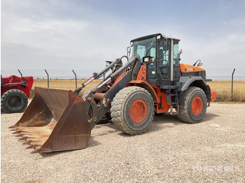 Chargeuse sur pneus HITACHI ZW180