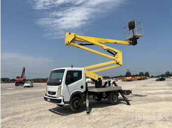 Camion avec nacelle RENAULT Maxity