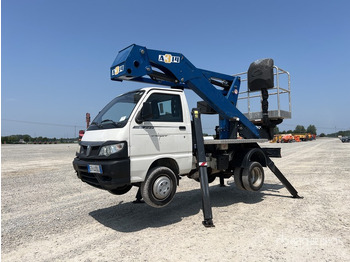 Camion avec nacelle SOCAGE