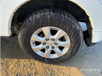 SUV 2016 Mitsubishi Pajero 3.2 SWB 4WD SUV: photos 4