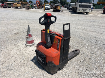 Transpalette 2018 Toyota LWE180 Electric Pallet Jack: photos 4