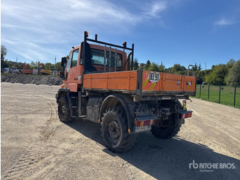 Camion benne UNIMOG U300
