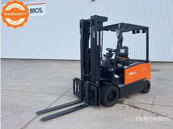 Chariot élévateur électrique DOOSAN