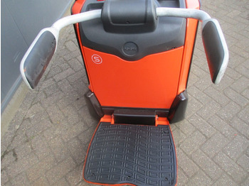 Transpalette Toyota LPE 250: photos 5 Transpalette Toyota LPE 250: photos 5