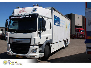 Camion à rideaux coulissants DAF CF 330