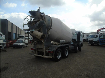Camion malaxeur Renault Kerax 420 + 8x4 + manual + spring + 10m3: photos 3