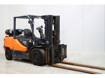 Chariot élévateur à gaz DOOSAN