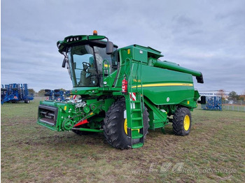Moissonneuse-batteuse JOHN DEERE T660