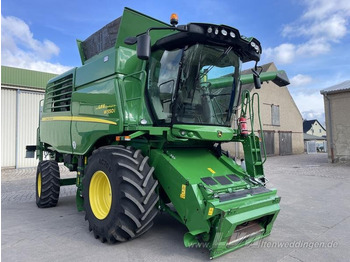 Moissonneuse-batteuse JOHN DEERE W550