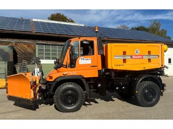 Camion benne UNIMOG U500