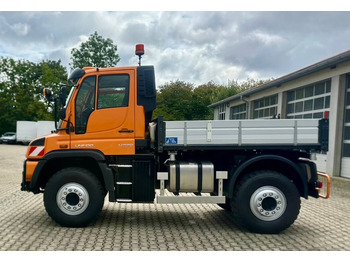 Véhicule de voirie/ Spécial Unimog 530 - U530 405 44301 Mercedes Benz 405: photos 2