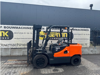 Chariot élévateur diesel DOOSAN