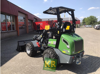 Valet de ferme neuf G2200E Giant: photos 4
