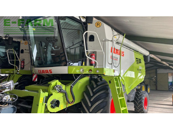Moissonneuse-batteuse CLAAS Tucano 560