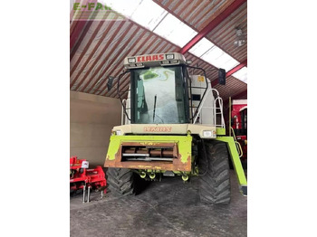 Moissonneuse-batteuse CLAAS Lexion