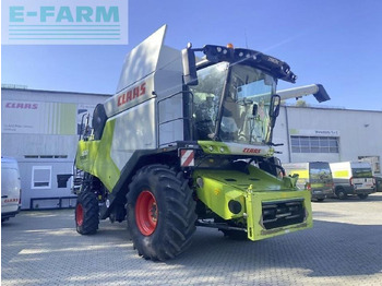 Moissonneuse-batteuse CLAAS