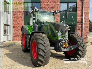 Tracteur agricole FENDT 724 Vario