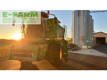 Moissonneuse-batteuse JOHN DEERE T550