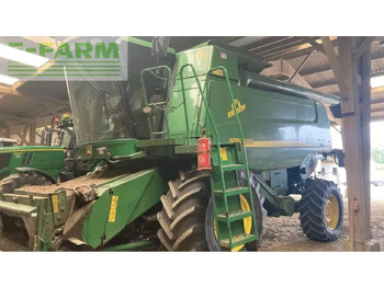 Moissonneuse-batteuse JOHN DEERE