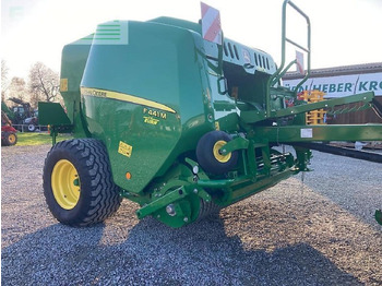 Presse à balles cubiques JOHN DEERE