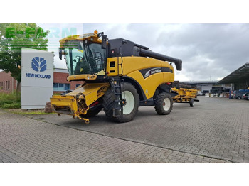 Moissonneuse-batteuse NEW HOLLAND CX series