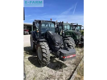 Tracteur agricole VALTRA