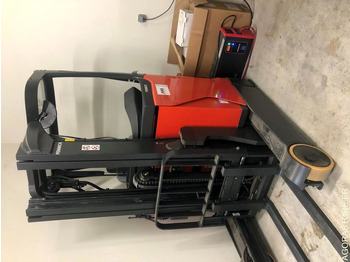 Chariot à mât rétractable neuf Chariot élévateur à mât rétractable: photos 2 Chariot à mât rétractable neuf Chariot élévateur à mât rétractable: photos 2