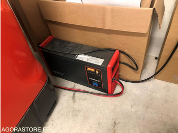 Chariot à mât rétractable