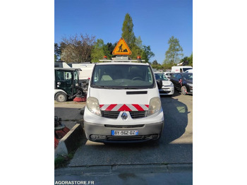 Fourgon utilitaire RENAULT Trafic 2.0