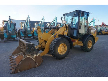 Chargeuse sur pneus CATERPILLAR 906M