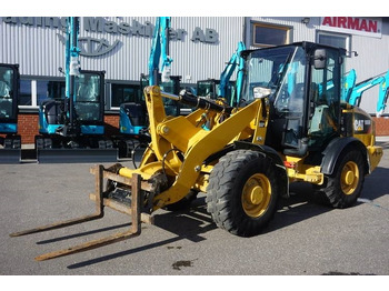 Chargeuse sur pneus CATERPILLAR 906M