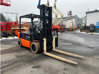 Chariot élévateur électrique Doosan B50X5 5T 6m Triplex non-marking (1840): photos 5