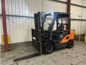 Chariot élévateur diesel Doosan D30S-5: photos 2
