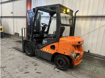 Chariot élévateur diesel Doosan D30S-5: photos 3