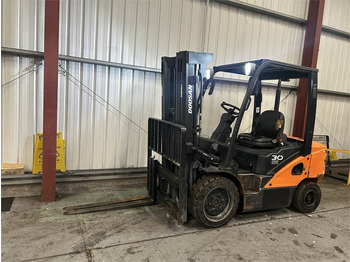 Chariot élévateur diesel Doosan D30S-5: photos 2