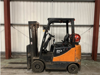 Chariot élévateur à gaz DOOSAN