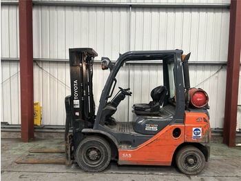 Chariot élévateur à gaz TOYOTA FGF 25