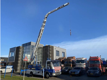 Camion grue IVECO EuroCargo 90E