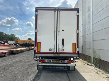 Semi-remorque frigorifique Schmitz Cargobull SCB*S3B THERMO KING SLX300E 3 AXLE: photos 4 Semi-remorque frigorifique Schmitz Cargobull SCB*S3B THERMO KING SLX300E 3 AXLE: photos 4